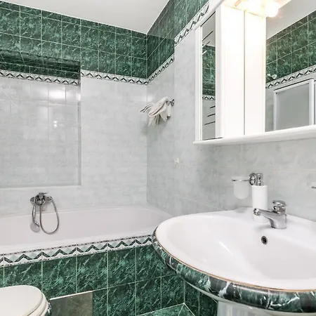 1 Bedroom Stunning In