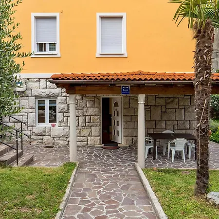 Apartment 1 Bedroom Stunning In *